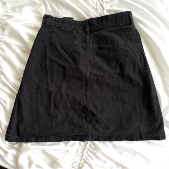 H&M Divided mini skirt black with pockets, button and zip closure, size 0 - Picture 2 of 4